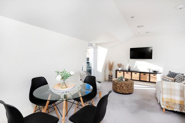 Flat for sale in Crescent Lane, Bath