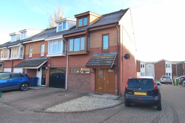 Town house for sale in Longford Mews, Longford, Gloucester