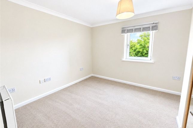Flat 27, Solent Court, 1258, London Road, London photo 2