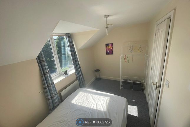 A Sims Lane, Quedgeley, Gloucester photo 2