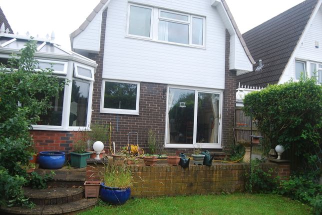 Link-detached house for sale in Grafton Close, Redditch