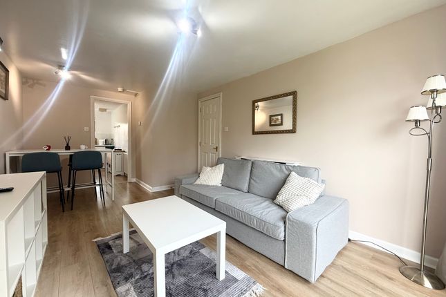 74, Glasgow photo 3
