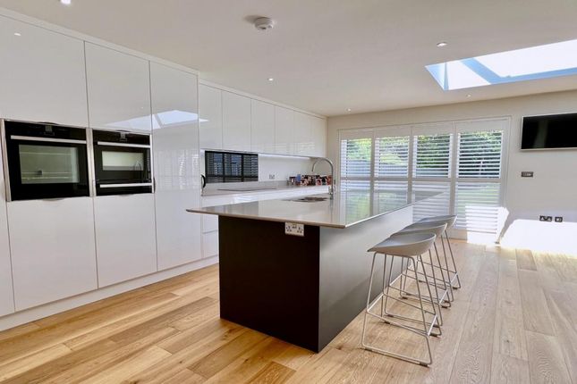 Woodlark, 144b Sandy Lane, St Ives, Hampshire photo 3