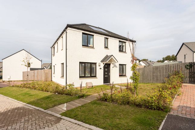 Thumbnail Detached house for sale in Grayhills Walk, Dundee