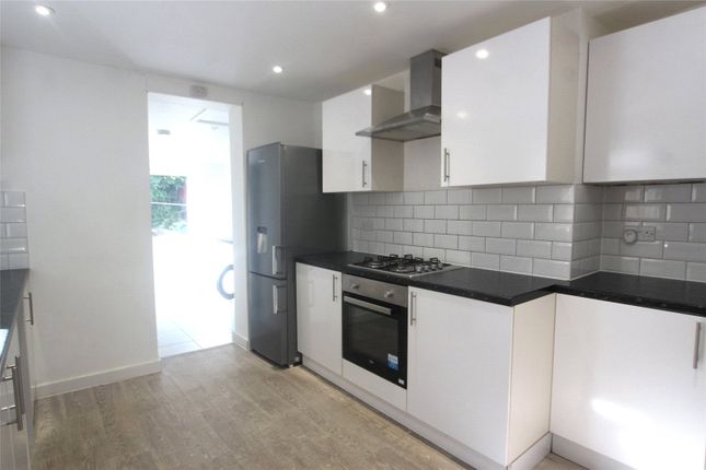 Room 3, 62, Catford Hill, London photo 2