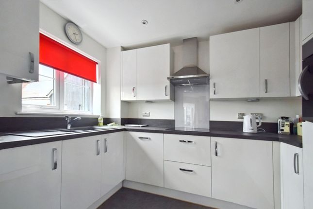 47 Eaves Court The Retreat, Princes Risborough photo 5