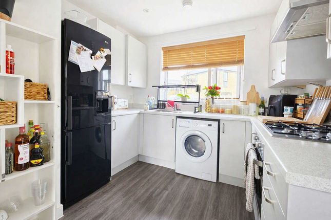 Flat 3 Seafox Court, 2, Ocean Road, Lee-On-The-Solent photo 4