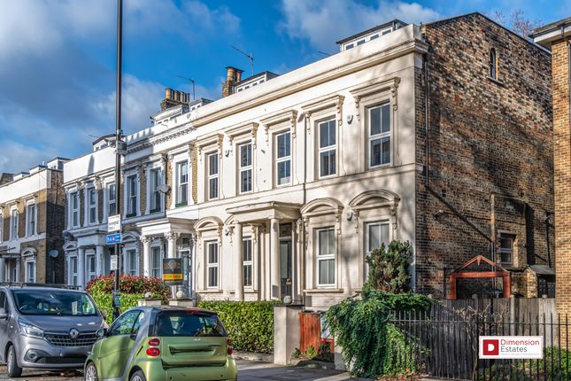 Flat for sale in Kenninghall Road, Lower Clapton, Hackney