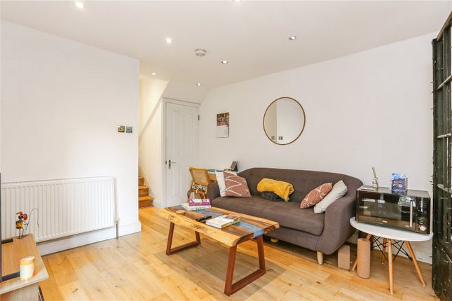 Thumbnail Flat to rent in Gayville Road, London