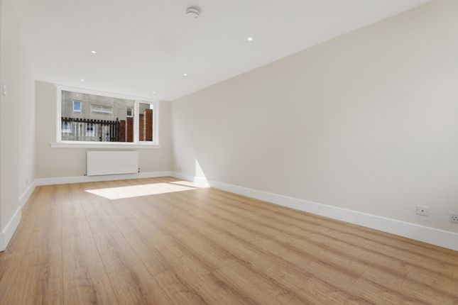 1, Wellington Place, Clydebank photo 3