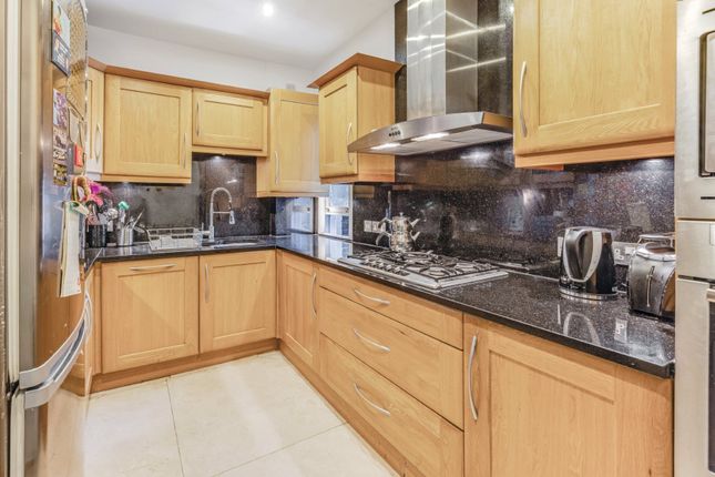 Flat 4,  Venice Lodge, 53-55, Maida Vale, London photo 4