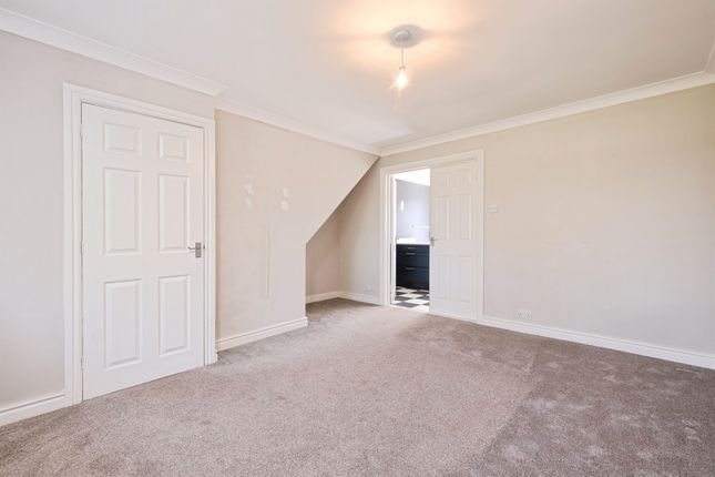 17, Laburnam Way, Chepstow photo 3