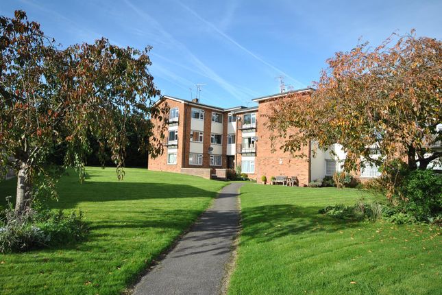 Flat for sale in Rockleigh Court, Linslade, Leighton Buzzard