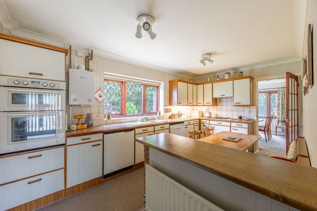 2, Aldermead Close, Telford photo 3