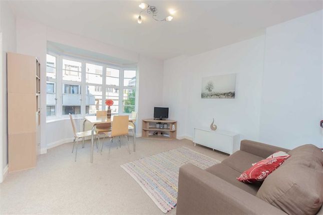 Flat for sale in Petty France, London