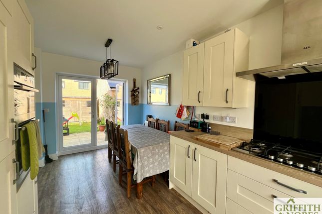 4 Bailey Way, Dursley photo 3