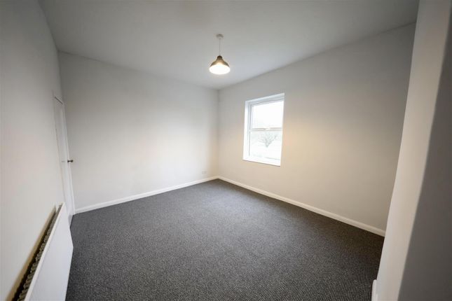End terrace house to rent in Leads Road, Hull