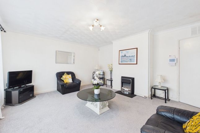 125, Adur Avenue, Worthing photo 3