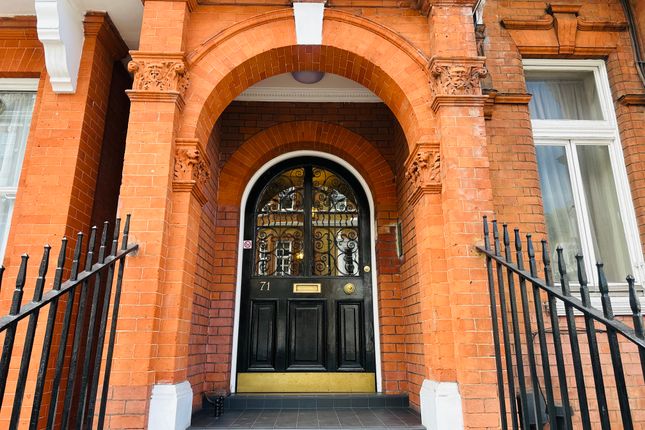 71, London photo 2