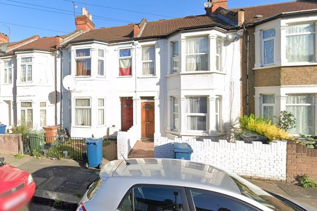 Thumbnail Flat to rent in Havelock Road, Harrow, Greater London