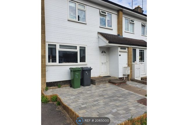 Thumbnail Room to rent in Meadow Way, Theale, Reading