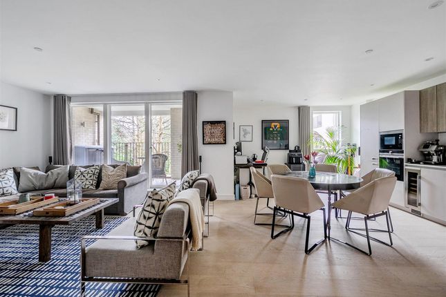 Flat Flat 31, 5-7, The Avenue, London photo 2