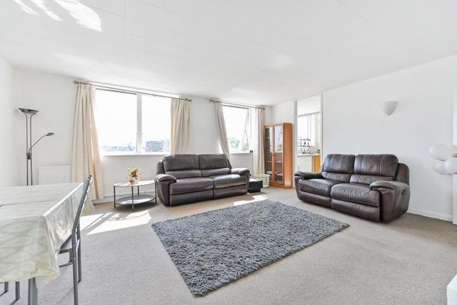 Flat 1 Kinsheron Place 2, Pemberton Road, East Molesey photo 3