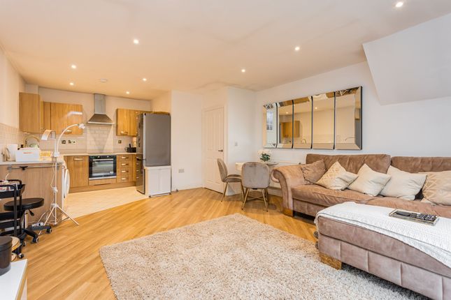 16 Buttermere Court Grayrigg Road, Crawley photo 3