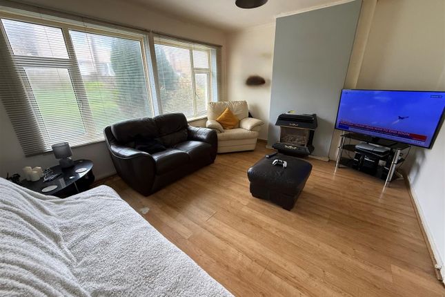 76, Trilwm, Kidwelly photo 4