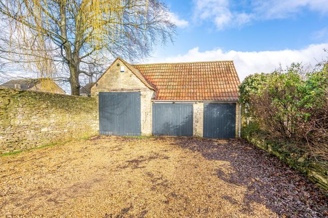 44,The Old Posting House, The Street, Badminton photo 4