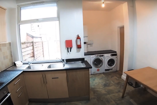 Terraced house to rent in Scarsdale Road, Manchester