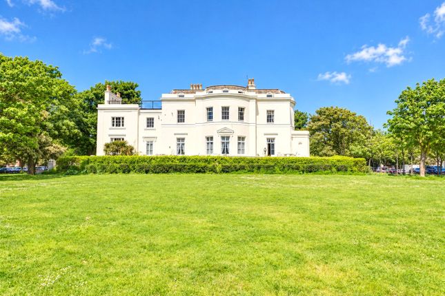 2-bed flat on Brighton Road, West Sussex, £550,000
