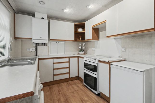 44, Chilton Farm Park, Farnborough photo 3