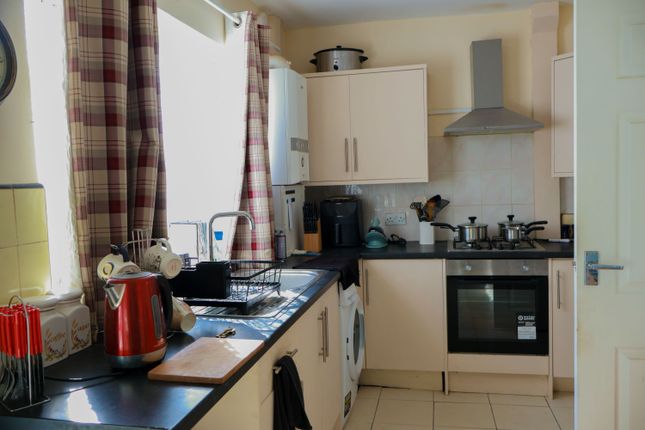 27, North Crescent, Rotherham photo 4