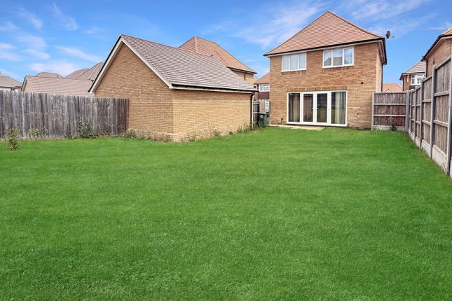 23, Dowsett Drive, Witham photo 2