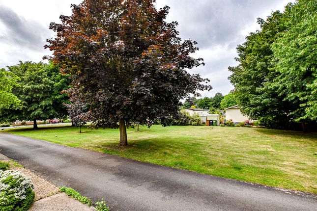 Mobile/park home for sale in Doverdale Park Homes, Hampton Lovett, Droitwich