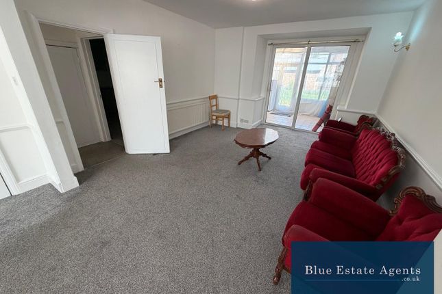 19, Berwyn Avenue, Hounslow photo 3