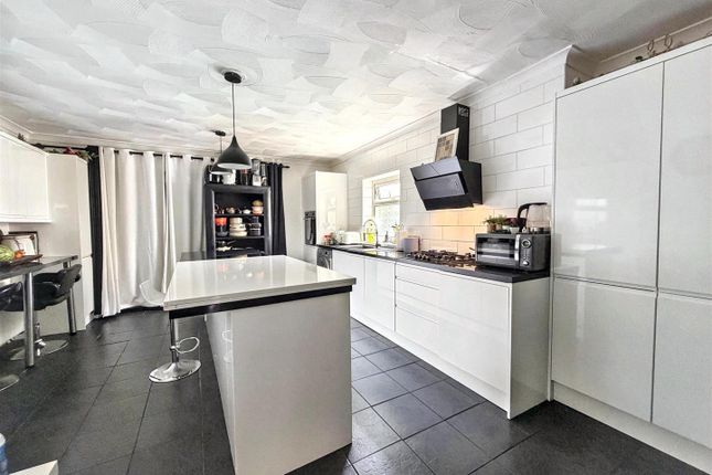 35, Maesglas Road, Newport photo 4