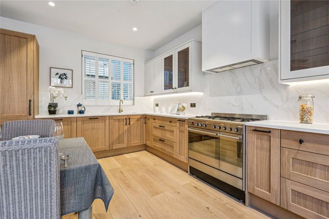 Flat 2, 18, Balham Park Road, London photo 2