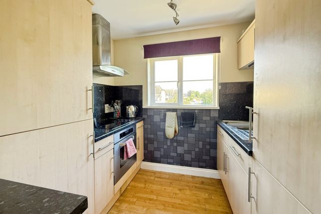 57, Tanglewood Way, Stroud photo 4