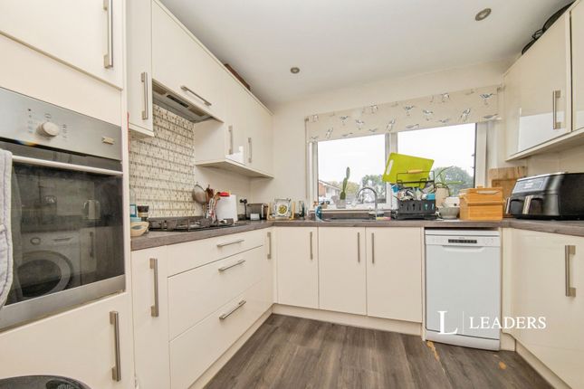 17, Greate House Farm Road, Colchester photo 2