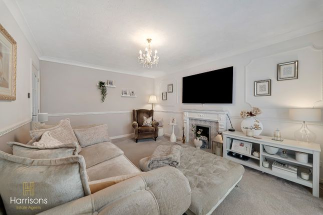 31 Rotherhead Close, Horwich, Lancashire photo 3