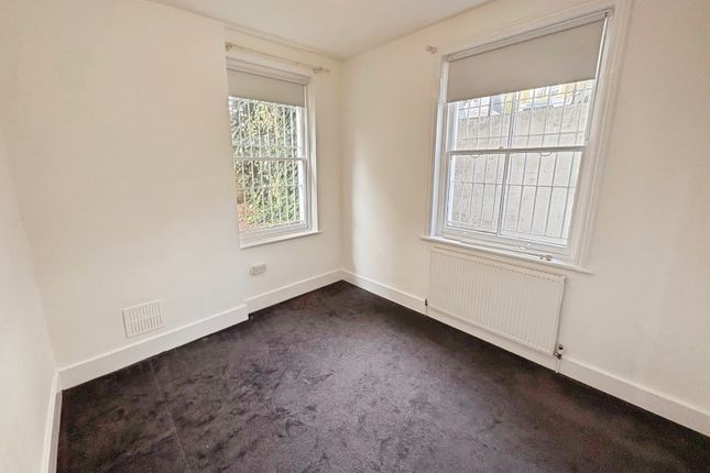 Flat A, 38, Hazlitt Road, Hazlitt Road photo 4