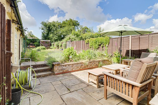 28, Driftwood Avenue, Hertfordshire photo 5