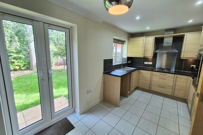 Fieldfare Close, Nottingham photo 4