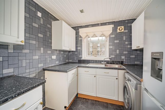 68, Dundonald Court, Dundee photo 4