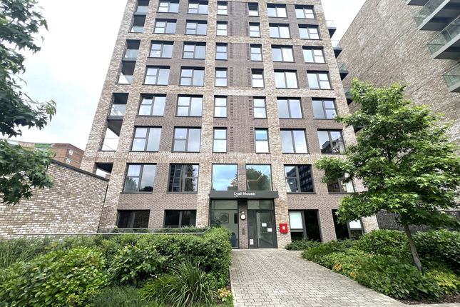 Thumbnail Flat for sale in Flat, Lyall House, Ironworks Way, London