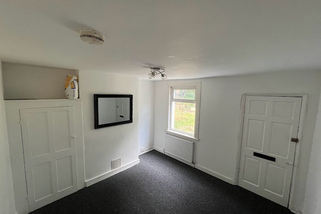 6, Railway Terrace, Margate photo 3