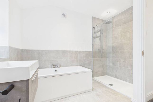 72 Elaine Street, Warrington photo 4