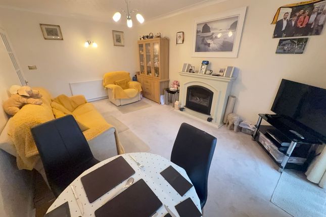 6 Elizabeth Court, Torquay photo 4